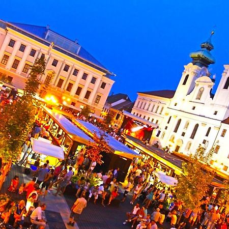 Aurora Premium Home Győr Esterno foto