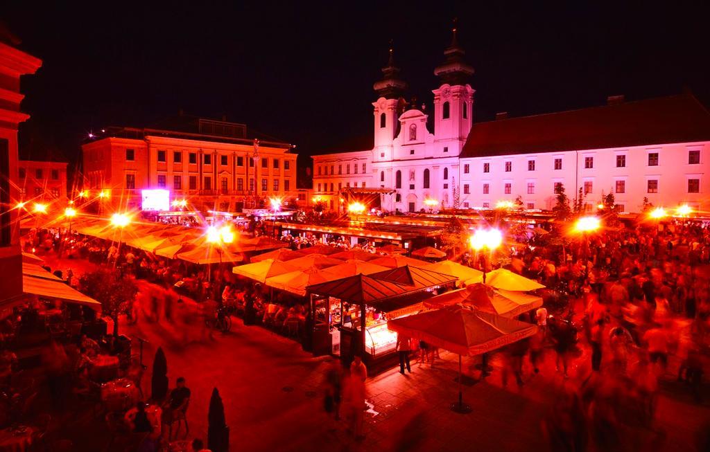 Aurora Premium Home Győr Esterno foto